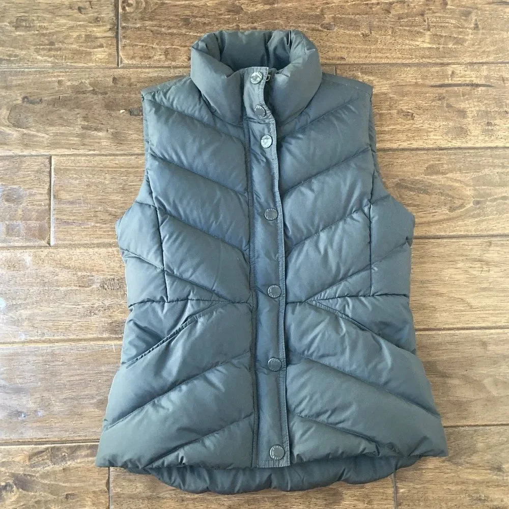 J Crew Women’s Small Black Fleece Lined Down Puffer Vest Full Zip Snaps